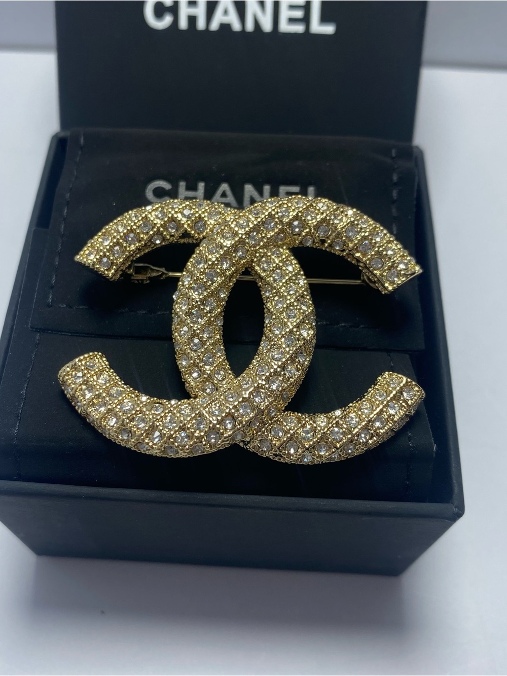 CHANEL Gold Crystal Interlocking CC Brooch